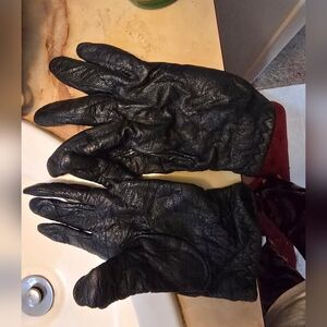 Women's Black Leather Gloves